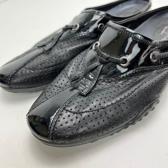 COLE HAAN G Series Black Perforated Genuine Patent Leather Mules Loafers sz 6 B - Picture 9 of 16